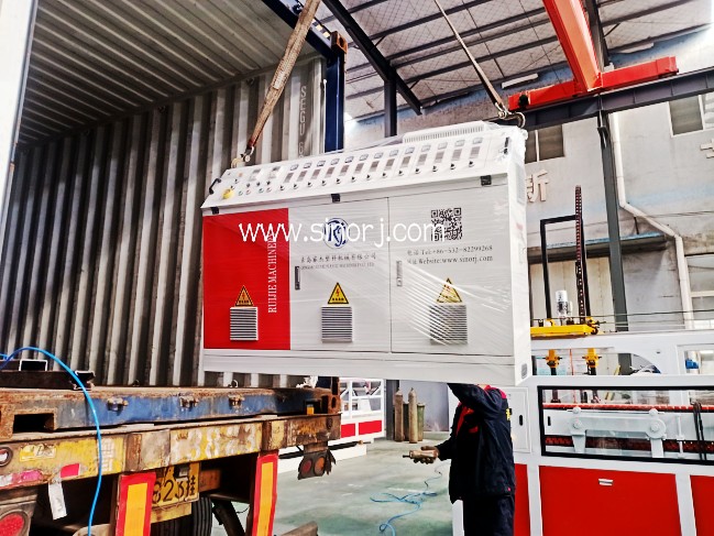 前天發的墻板生產線，今天發的pvc雙管生產線，明天繼續格柵板生產線