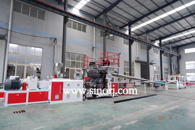 出口中東的格柵板，大理石板，碳晶板生產(chǎn)線發(fā)貨。